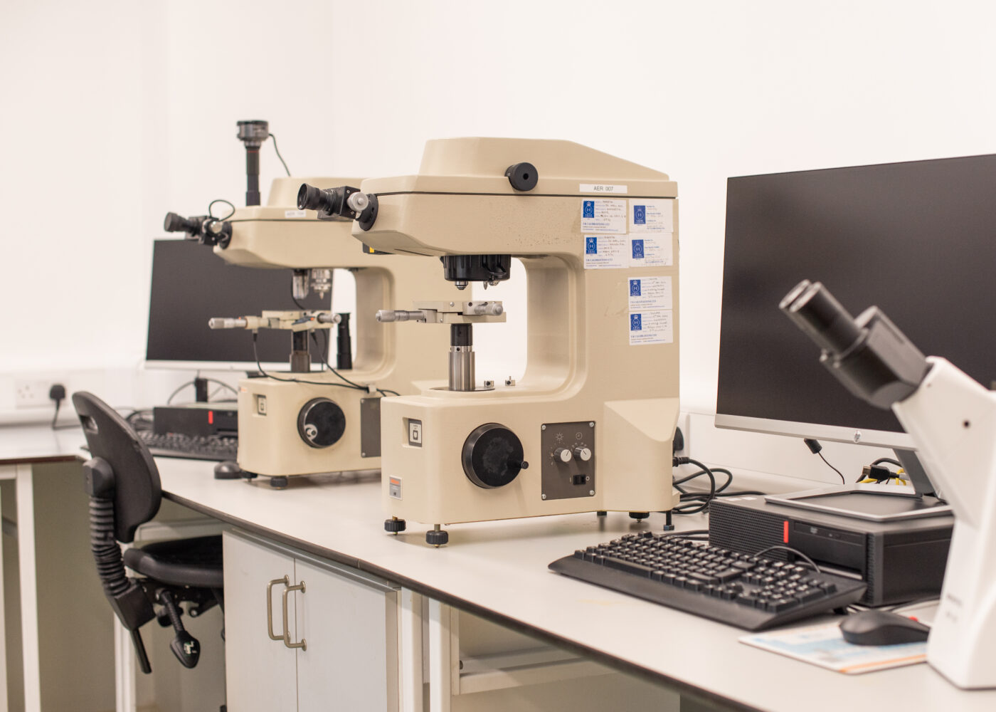 microhardness-testers – Aerofin Laboratories – Materials testing for the aerospace industry microhardness-testers - Aerofin Laboratories - Materials testing for the aerospace industry